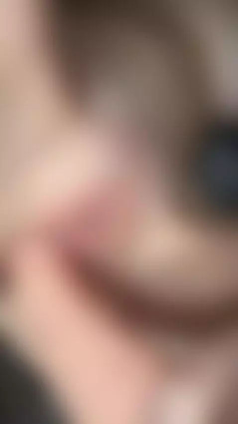 masturbates wet pussy by ariawhite1