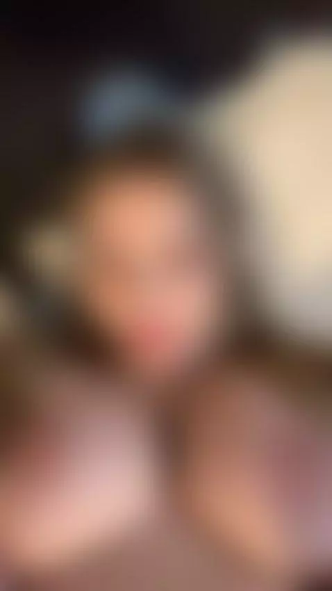 My soft pussy needs a wet tongue by babymoollyy