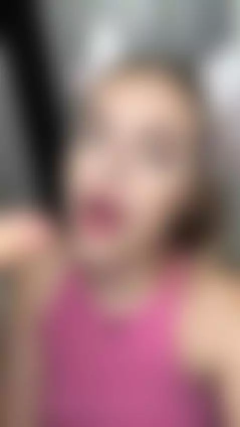 I love the feeling of being fucked in the throat by babymoollyy