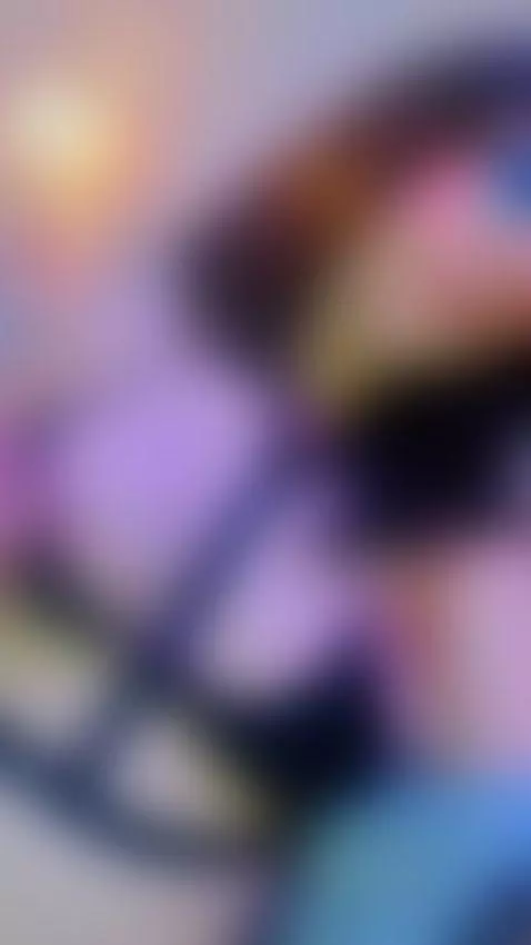 “My body is asking for attention… will you take a look?” 💋 by yayaqueen