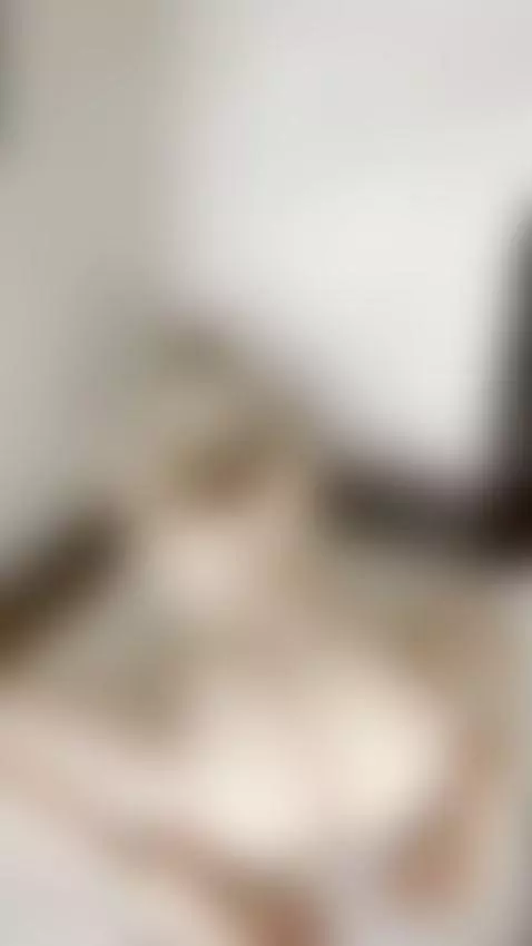 Thick ass spread wide on the floor 🍆 by sanderslina