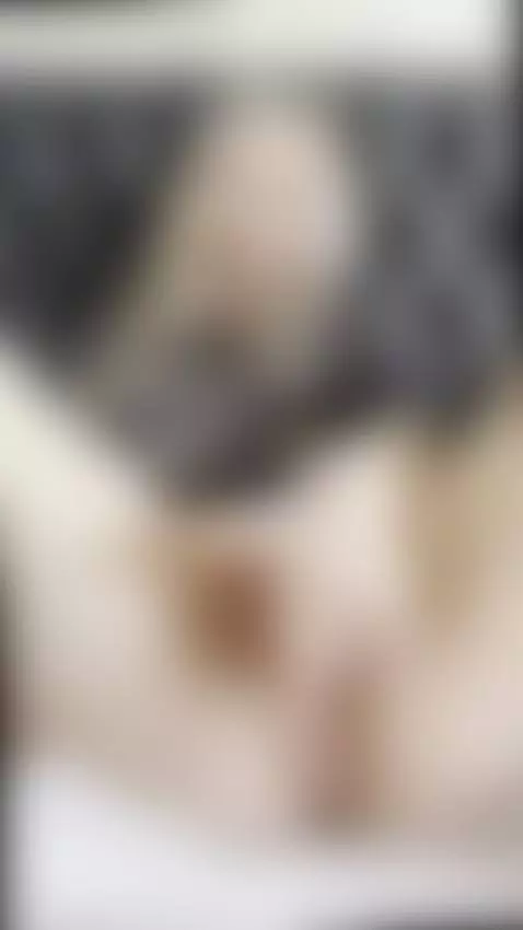 She rubs her swollen clit till she screams 😇 by sanderslina