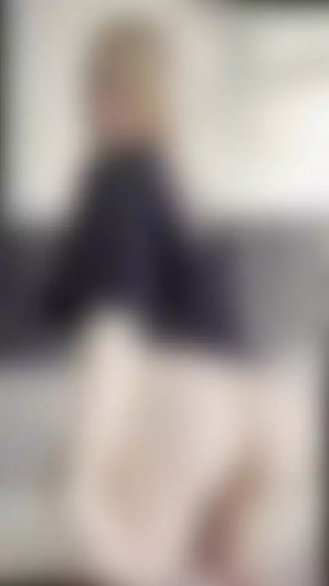 Thick ass bent low pulling pink thong aside 🫦 by sanderslina