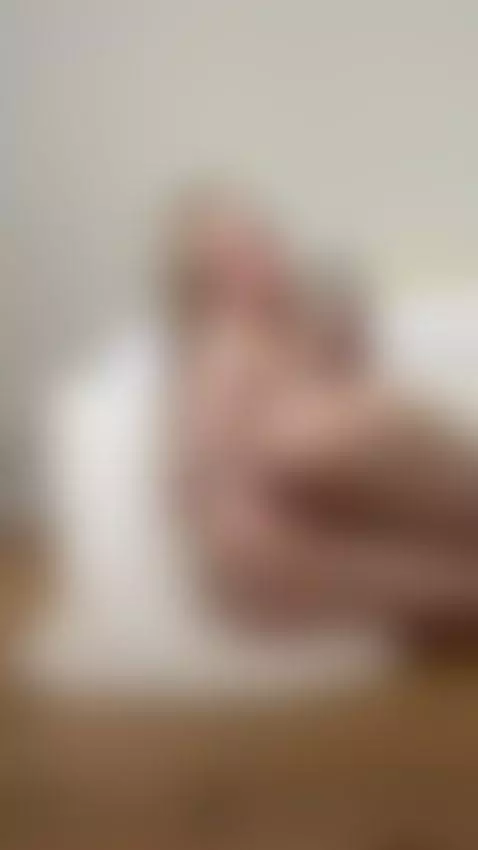 Blonde squats low on the floor filming her wet pussy 🥰 by sanderslina