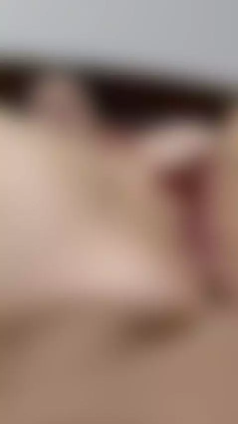 Couldn't sleep… had to make my pussy cum in bed by emmabloom2