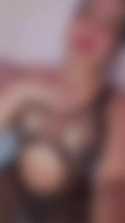 https://www.camsoda.com/es/miistyrose  Come and taste this s... by miistyrose