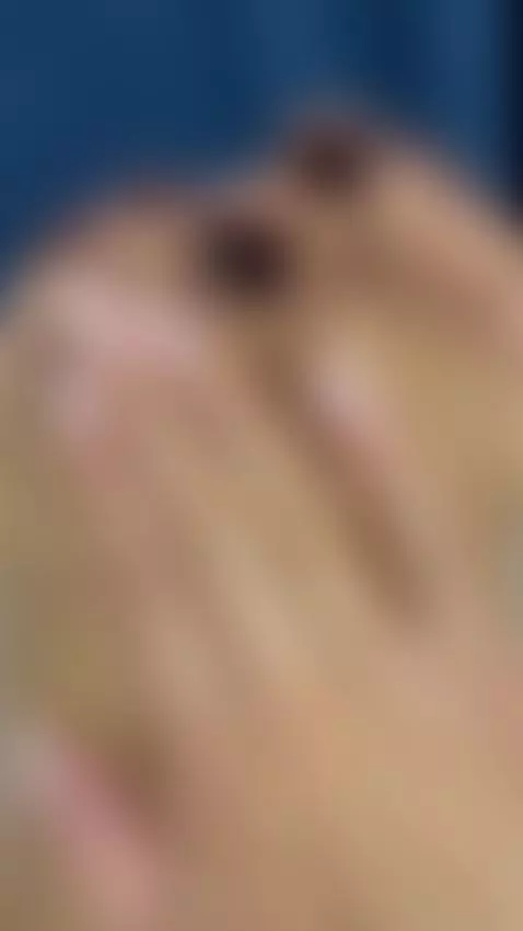 Do you like my feet covered in oil? by misssdiana