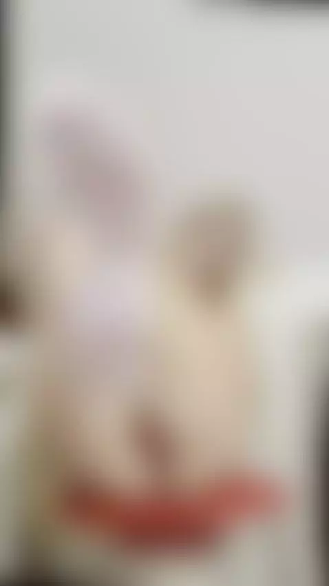 Thick thighs spread wide on red chair 😳 by spicyinnna