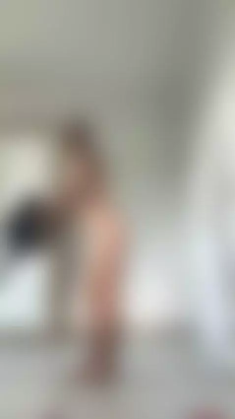 Naked curves grinding on vacuum handle slow 😇 by spicyinnna