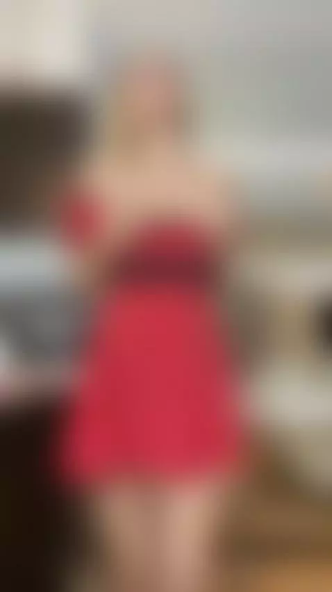 💋 Sexy blonde with red lips and satin outfit by callme-hotkris