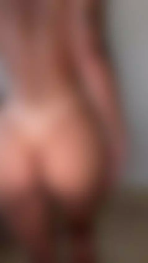 Wanna bury your face in my ass? 🤫 by julialikeshine