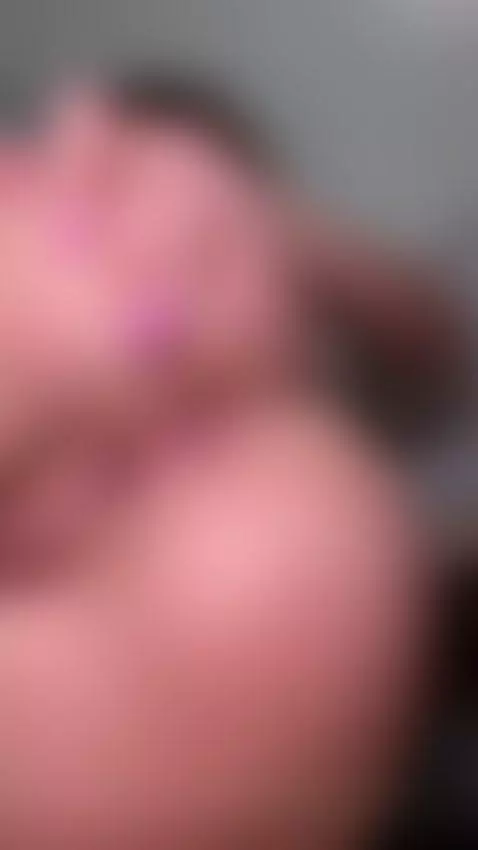 Thick ass spread wide with fingers inside 💦 by julialikeshine