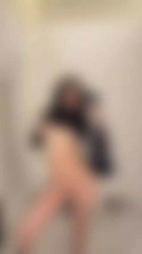 just felt so horny and wanted so show off myself in the chan... by julialikeshine
