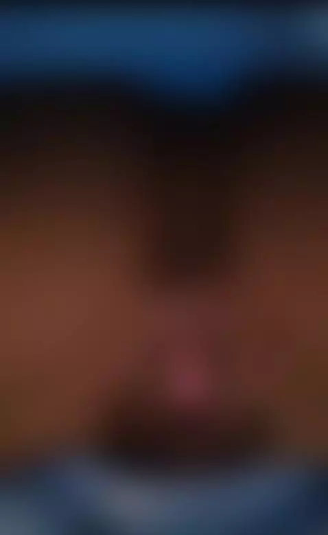 I'm sitting on your face 🤤 by roxy-star1