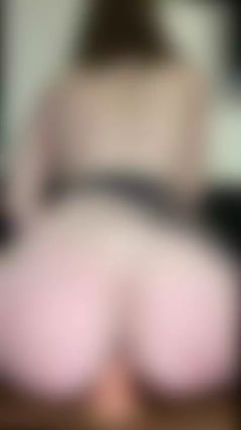 Plump ass grinding hard on pink toy 🫦 by hannamontana88