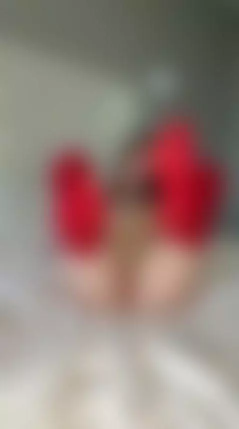 Wet pussy on display with legs high up 🥵 by hannamontana88