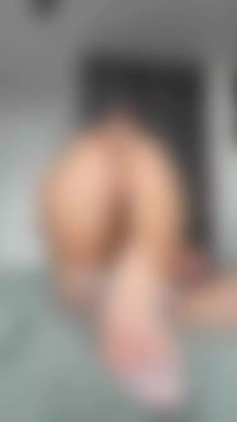 Young slut. Slim body. Big orgasms. My pussy and boobs need ... by katealurer
