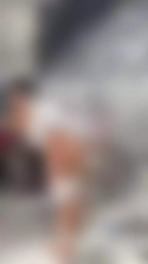 A hot girl likes adrenaline by kimdevinne