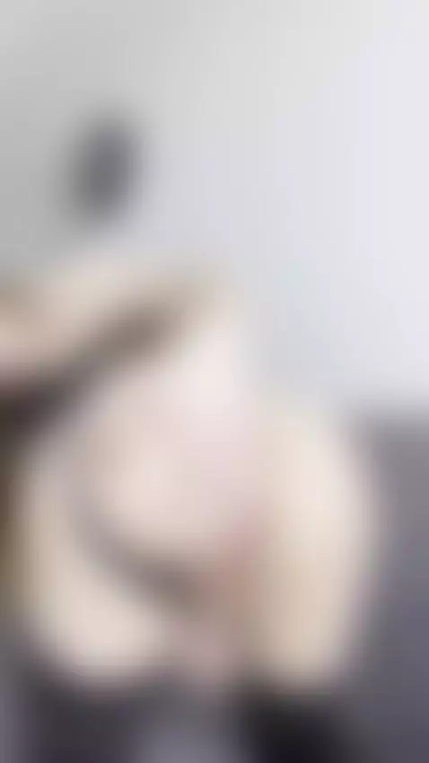 Wet pussy fingered hard on the couch by tsmegancandy