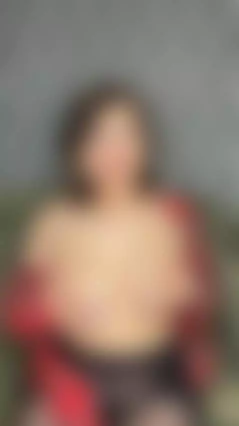 I really need your support right now — join my OnlyFans 🫶 by sugarmiaaaa