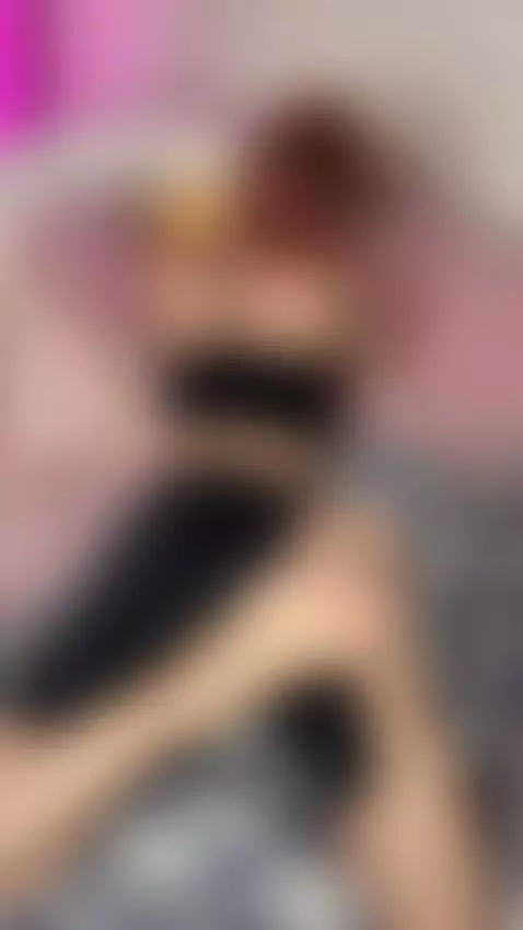 22F, just showing my soles. by lilaloo