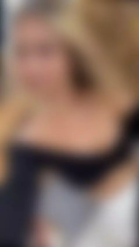 Bend me over and make me beg 🖤 by emily-lu