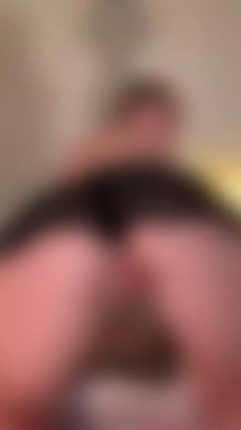 Thick ass bent low, pussy wide open 🍆 by emily-lu