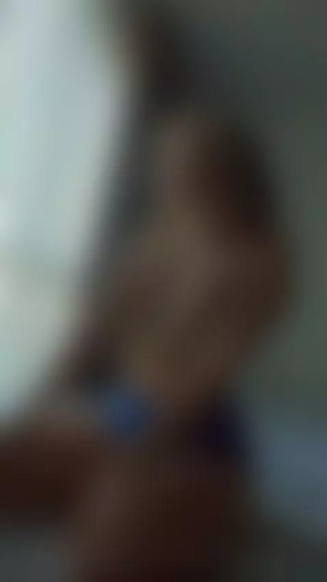 Just a flat girl trying to feel confident by ellynextdoor