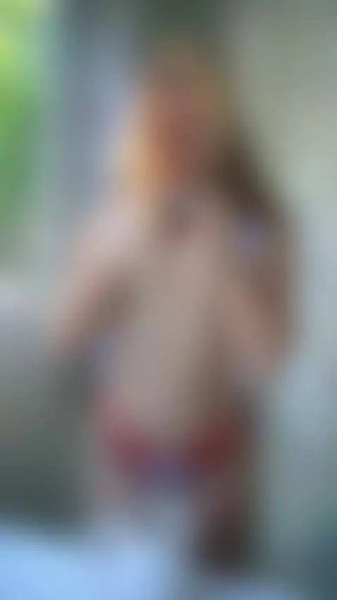 I feel so flat, but I'm trying to show off my little stinger... by ellynextdoor