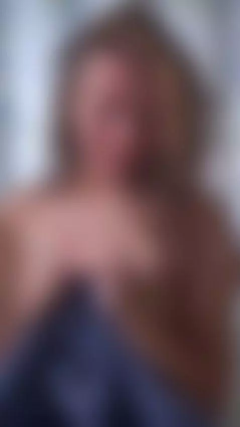 Wet hair sticks to her chest as she grips the towel 👅 by ellynextdoor