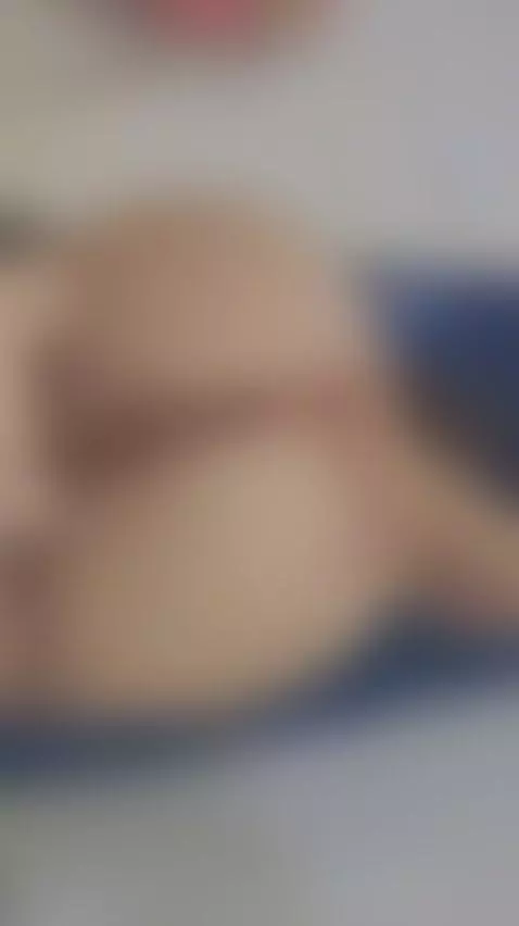 Cuando me toco así… no es solo placer… es provocación para q... by madisonlee1