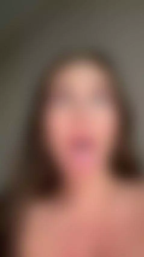 😏Long hair framing her horny face 💦 Unlock OF by elinamissss
