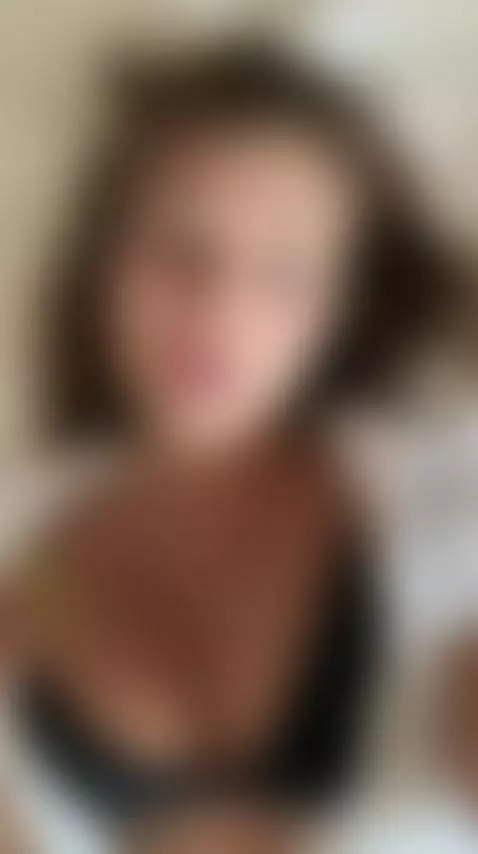 😏This brunette is aching to be fucked hard 🍆 Exclusive OF by elinamissss