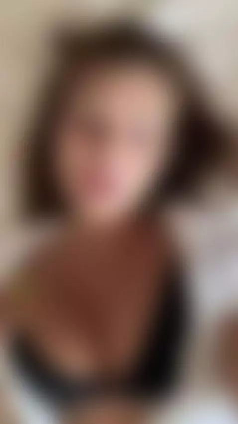 🔥Brunette touching her big tits and long hair 😏 Unlock OF by elinamissss