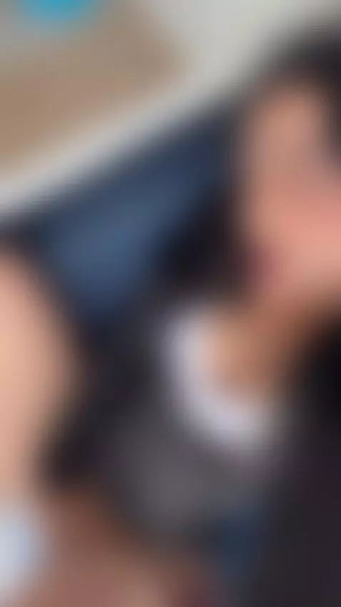 I love masturbating, I hope you come with your moans 🖤 by bby-izzy