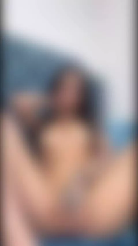 🔥 18 and petite, with Latin charm and tattoos that tell a lo... by bby-izzy