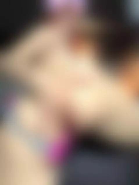 Holii my boys... I'm already LIVE S Don't miss my
bi, show..... by chloee-reed