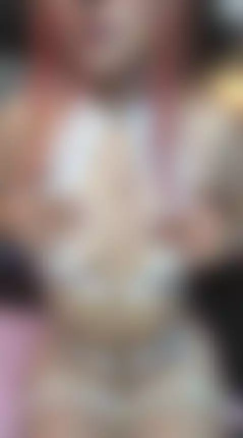 I don't upload the good thing here.. it's happening in my li... by chloee-reed