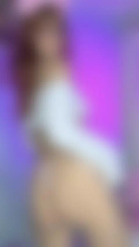 quieres que rebote mi culo en tu polla papi 
Do you want me ... by chloee-reed