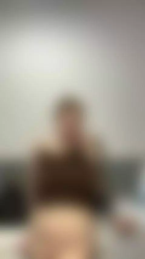 💦Tattooed brunette trembling hard 😈 See my OF by dariloveeee