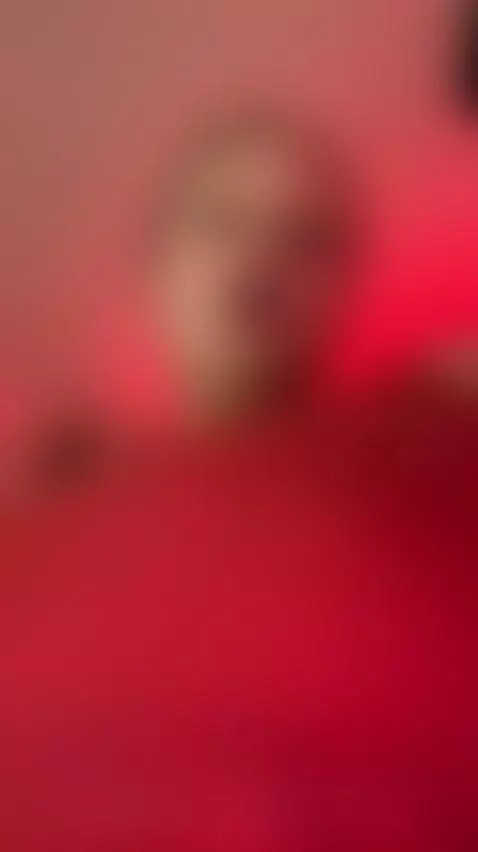 💦Tattooed brunette spreading wide 🍑 See OF by dariloveeee