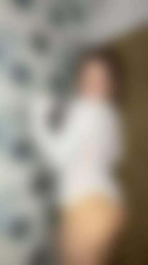 💦Tattooed brunette trembling hard 😈 See my OF by dariloveeee