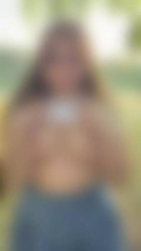 You'll be mesmerized by every inch of my sexy body as I pose... by lucyyjoy