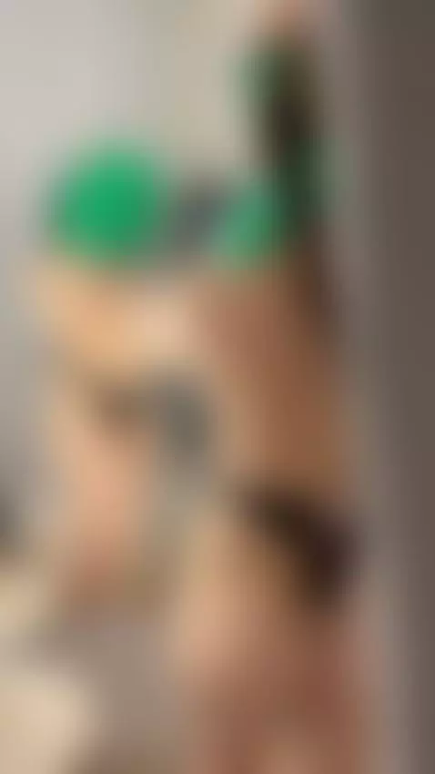 I want someone to taste my body tonight by lucyyjoy