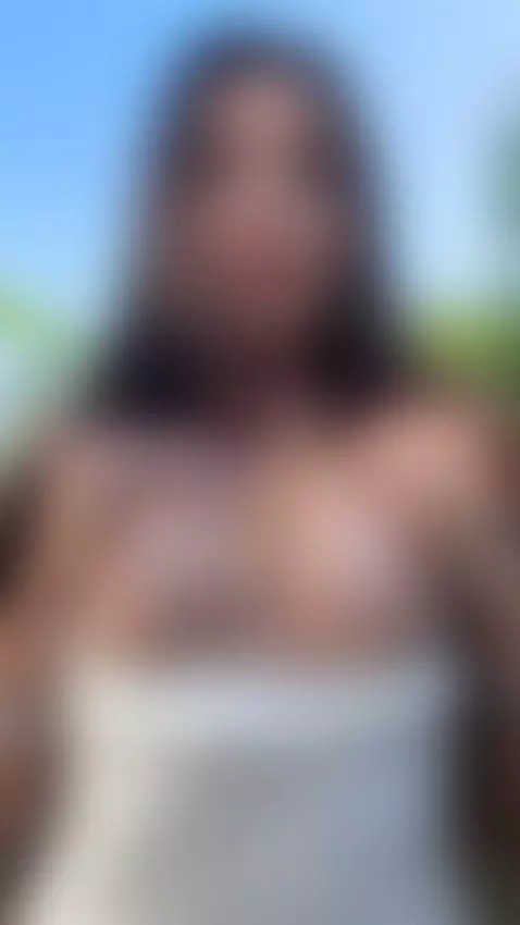 I started showing off my tits while deciding how much filthi... by aminaluvv