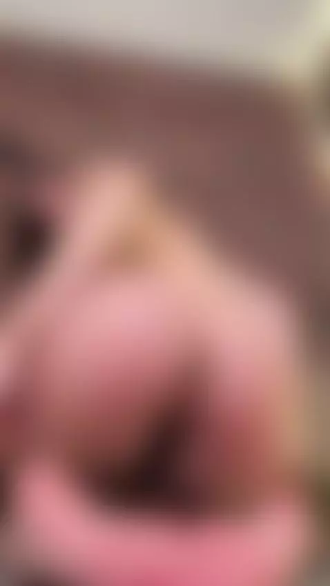 I kept showing off my ass, with my pussy getting all the att... by emilysweetx