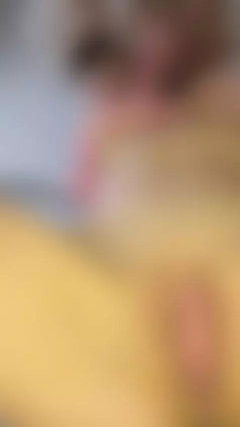 Just a horny girl that loves cum in the morning by bellafixx