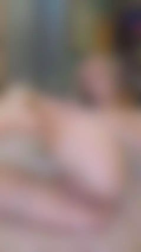 This milf slut wants you to use her to fulfill your fantasie... by bellafixx