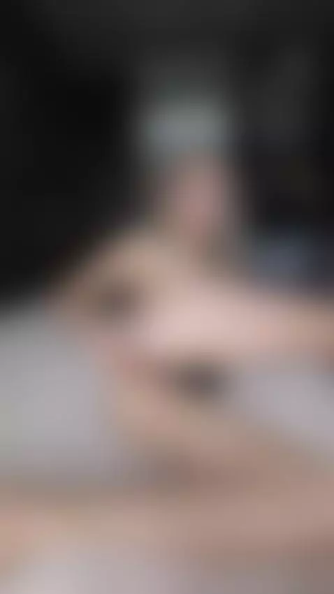 I love to play with my soft ass when i get horny by bellafixx