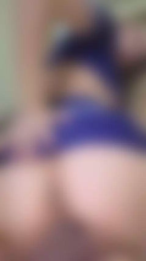 Imagine being this close while I show off my ass, and I deci... by bellafixx